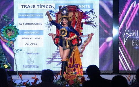 El atuendo confeccionado por Manolo Loor.