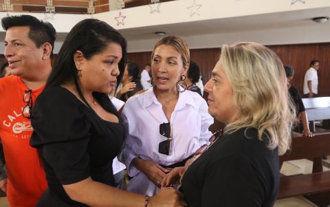 Priscilla con Jasú y Rómulo Castro.