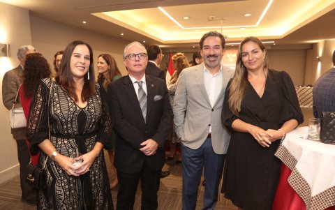 Ximena de Salame, Javier Tola, José Luis Santos y Daniela de Santos.