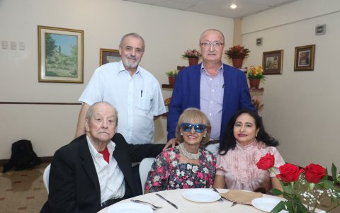 Silvio Bugnano, William Valverde, Atilio  Vanoni, Olga de Vanoni y Sara Jacho.