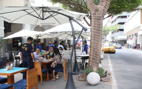 La calle contará con ampliación de horario de atención los jueves de julio.