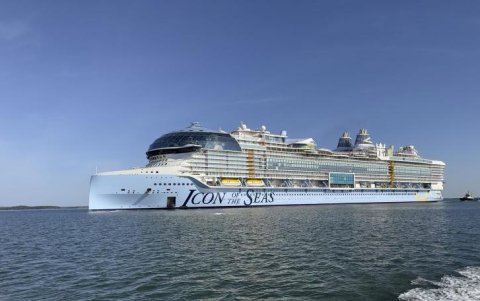 El Icon of the Seas en movimiento en junio de 2023.