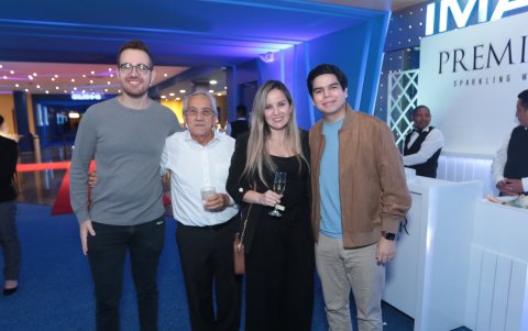 Jano Le Roux, Milton de la Cadena, María Belén Torres 
y Josué Torres.