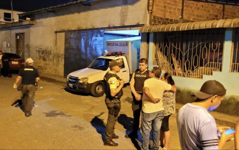 Acciones. La Policía redobló el sector, en medio del nerviosismo de la  población.