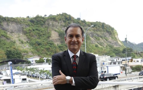 Se inició en el oficio en 1989.