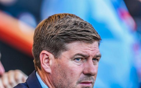 El inglés volverá a dirigir pero en Arabia.