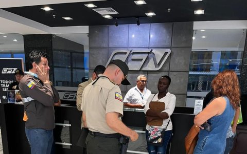 Una de las notificaciones se ejecutó en el edificio donde están otras entidades como la Corporación Financiera Nacional (CFN).