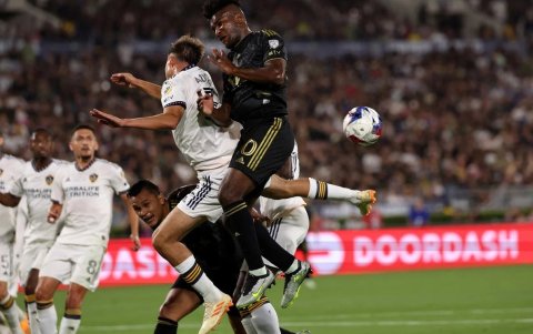 José Cifuentes entró en el Clásico.