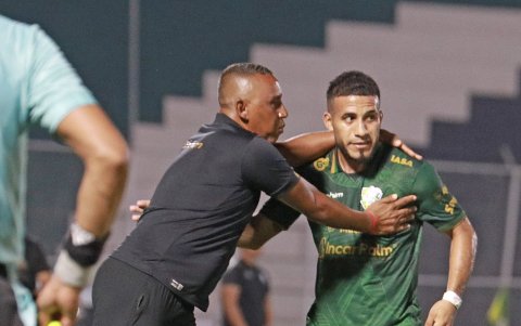 El técnico dice mantener una relación estrecha con sus dirigidos.