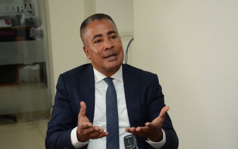 Bolívar Armijos manejó su propia campaña porque, según dice, le cobraran precios exorbitantes.