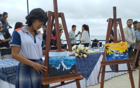 En el sitio, la tarde de este 9 de julio hubo concursos y exposiciones de pintura.