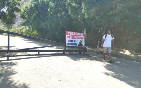 Peligros. Varias zonas aledañas al templo están cerradas por los desprendimientos.