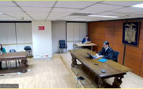 El 10 de julio de 2023, juez Rivera escuchó los argumentos de la defensa de Vera y de la fiscal Salazar.