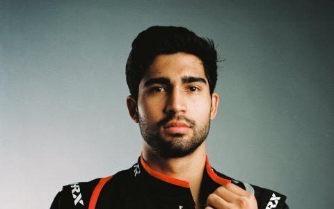 Tras superar un terrible accidente, que casi le cuesta la vida, Juan Manuel hoy es corredor de Fórmula 2.