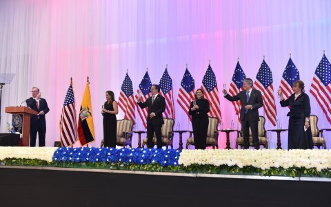 En Quito, embajador Michael J. Fitzpatrick fue anfitrión del presidente Guillermo Lasso, el canciller Gustavo Manrique, además de otras autoridades del Gobierno ecuatoriano, miembros de las Fuerzas Armadas, Fuerzas Policiales, cuerpo diplomático, representantes de la sociedad civil, el sector privado y ONG.