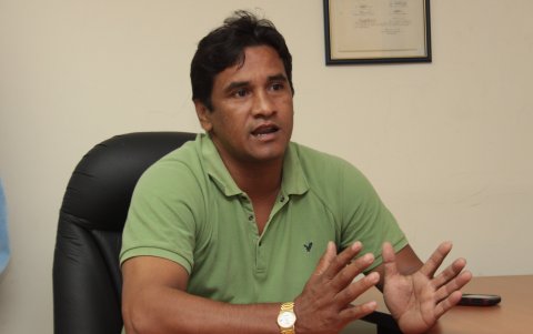 Asatiani Véliz Llaguno / Presidente del Colegio Regional de Ingenieros Químicos del Litoral