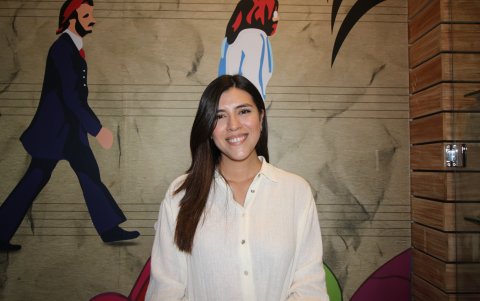 La candidata por Acción Democrática Nacional es oriunda de Portoviejo. Es abogada graduada  en la Universidad San Francisco de Quito en 2020.