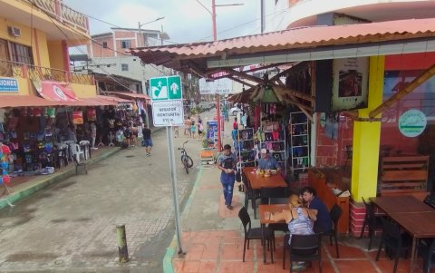 El Malecón. En este punto turístico del cantón, no hay visitantes. Ni locales ni de otras provincias y peor extranjeros.