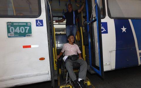 Mejorar el funcionamiento de elevadores hidráulicos y aumentar seguridad en el interior