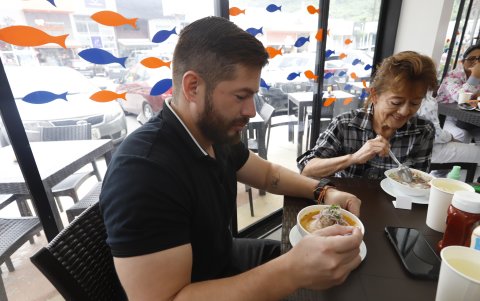 Japi Fish ofrece diversos platillos, pero el estrella es el encebollado.