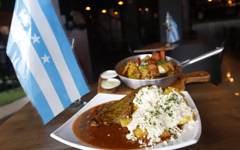 En Moro Grill el cliente puede personalizar su plato en 50 versiones.