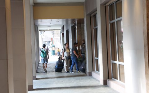 Hospedaje. El hospedaje en hoteles de cuatro, tres y dos estrellas es nulo, según el gremio de hoteleros del Guayas, y no sienten aliento por el feriado de la Fundación de Guayaquil.