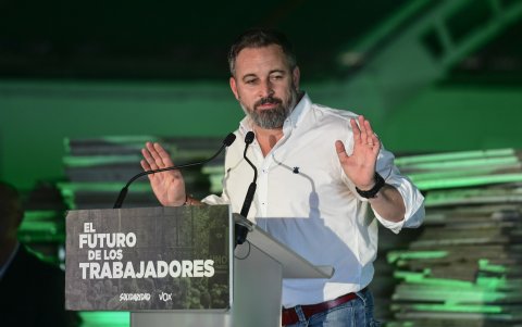 El candidato de Vox a la Presidencia del Gobierno, Santiago Abascal, se reúne este domingo con los representantes del sindicato Solidaridad en un acto en Leganés.