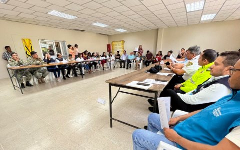 Las autoridades de Playas se reunieron para trazar la hoja de ruta ante el fenómeno.
