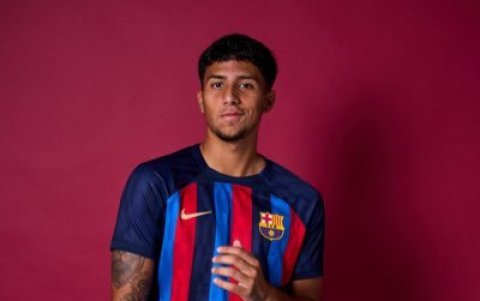 El ecuatoriano se despidió del FC Barcelona.