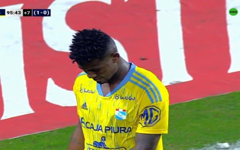 Corozo tuvo minutos ante Emelec en la vuelta de los Playoffs por Sudamericana.