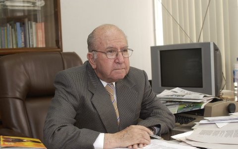 Subdirector de diario EXPRESO por más de 30 años.