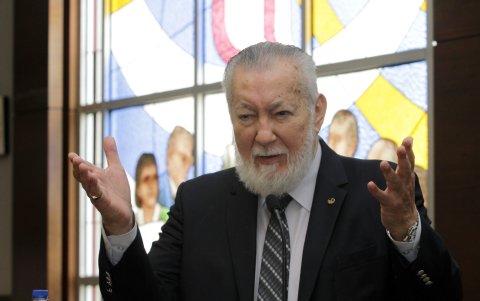 Subdirector de diario EXPRESO hasta julio de 2022. Además, columnista y editorialista.