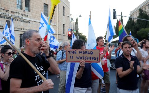 Los manifestantes pidieron una nueva 'noche de resistencia' en todo el país, en respuesta a los planes del gobierno israelí de aprobar una impopular reforma judicial.