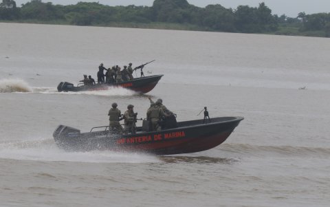Varias instituciones y de la Armada participaron en el evento en honor a la Perla del Pacífico.