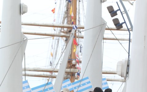 Malecón. Locales y extranjeros recorren este proyecto urbanístico donde se puede disfrutar la historia de la ciudad, con jardines, fuentes y monumentos, todos cercanos al río Guayas.