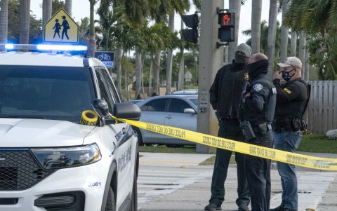 Vista de policías atendiendo la emergencia generada por un tiroteo en EE.UU., en una fotografía de archivo.