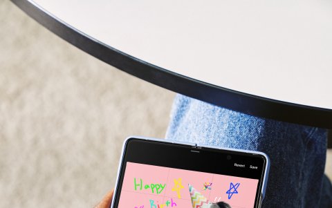 El Galaxy Z Fold5 ofrece una gran pantalla envolvente y una batería de larga duración. Ahora luce más fino y liviano.