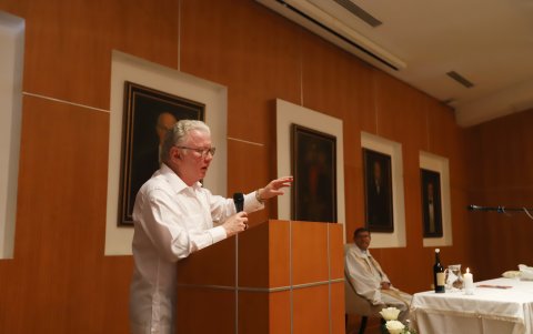 El doctor Galo Martínez Leisker, director de los diarios EXPRESO y EXTRA, se dirigió a los colaboradores y editorialistas para agradecer el esfuerzo de cinco décadas de trabajo.