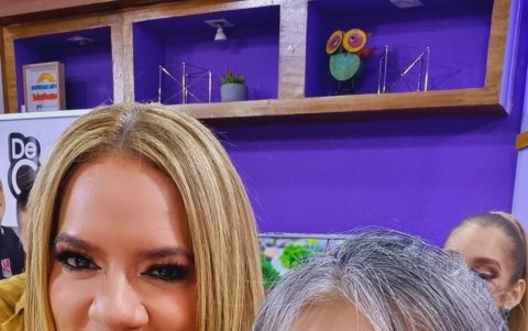 Con su hermana, María Fernanda.