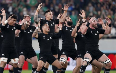 Los All Blacks,el equipo nacional de rugby de varones, son mundialmente famosos. Han ganado 3 títulos mundiales.