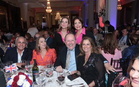 Lily de Wright, Marcela Valero, Pepe Lucho Valero, María Fernanda Santistevan, Jaime Portaluppi y Silvia Baquer.