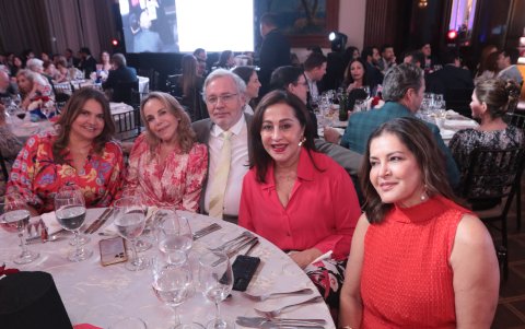 Chichi Gómez, Cristina Taramelli, Alejandro Taramelli, Mayra Zunino y Patricia Pino.