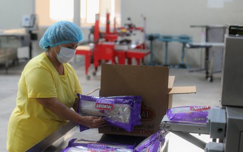 Producción. Una de las plantas de fideos que hay en Quevedo, que elabora fideos que se hacen de camote.