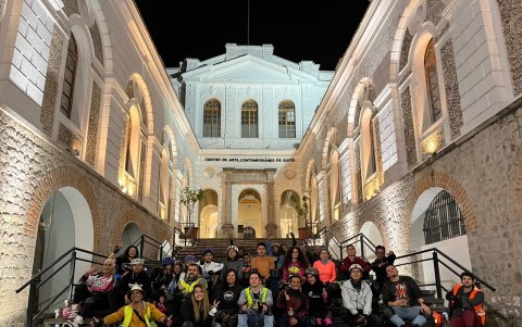Confraternidad. Así como los ciclistas, los patinadores han podido recorrer los rincones poco o nada visitados en las noches capitalinas.