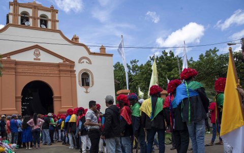 En cada encuentro la ciudadanía acude al acto para pedir a su “abuela”, entre otras cosas, salud y sabiduría.