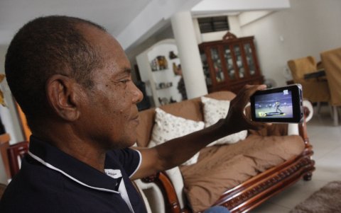 Flavio Perlaza afirma que no se cansa de ver varias veces el video del título que logró Barcelona en la temporada de 1980.