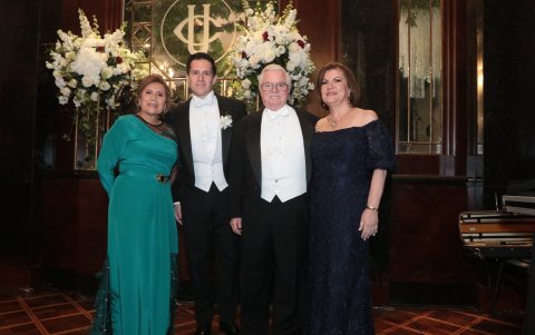 Patricia  Cedeño de Camposano, José Antonio Camposano, César Baquerizo y Verónica Arosemena de Baquerizo.