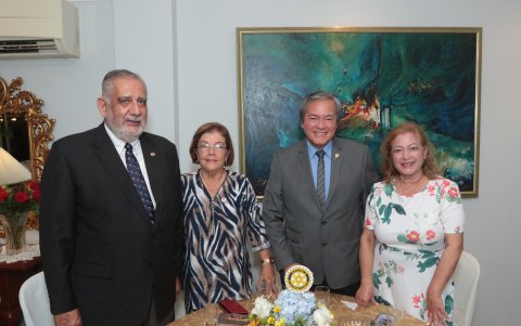 Luis Villacrés, Rosalía de Villacrés, Fernando Aguirre y Leticia de Aguirre.