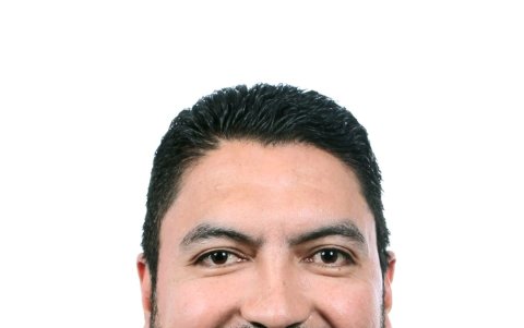 Es candidato nacional a la Asamblea por el Partido Social Cristiano.