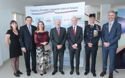 Emilie Flesch, Thierry Souët, María Fernanda de Souët, Frédéric Desagneaux, Régis Malié, Philippe Sallenave y Jean-Philippe Berthelemy.